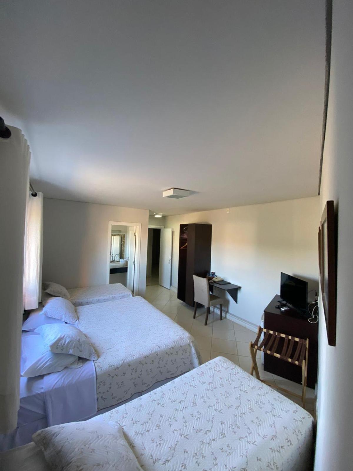 Hotel Recanto Dos Ipes Frutal Esterno foto