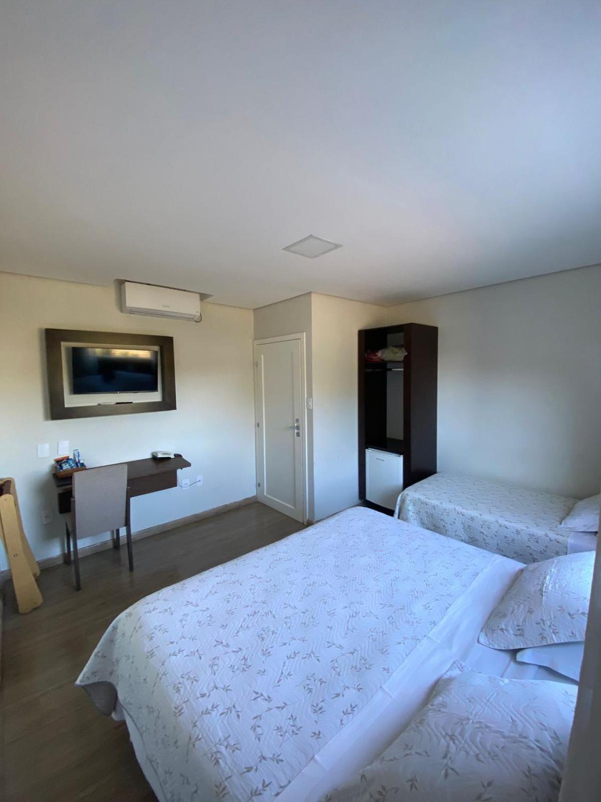 Hotel Recanto Dos Ipes Frutal Esterno foto