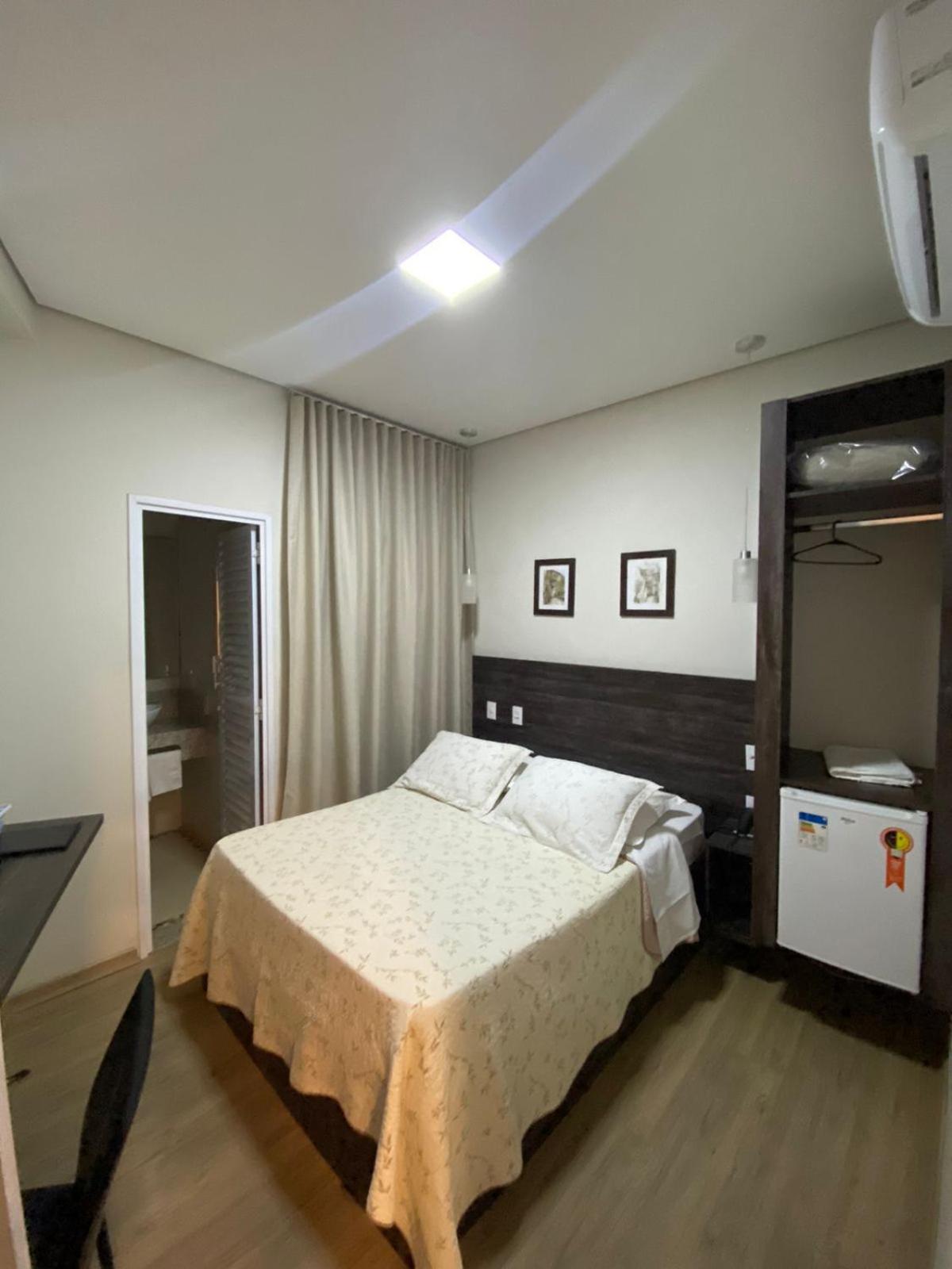 Hotel Recanto Dos Ipes Frutal Esterno foto