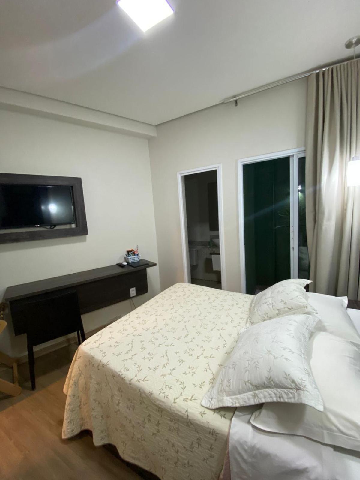 Hotel Recanto Dos Ipes Frutal Esterno foto