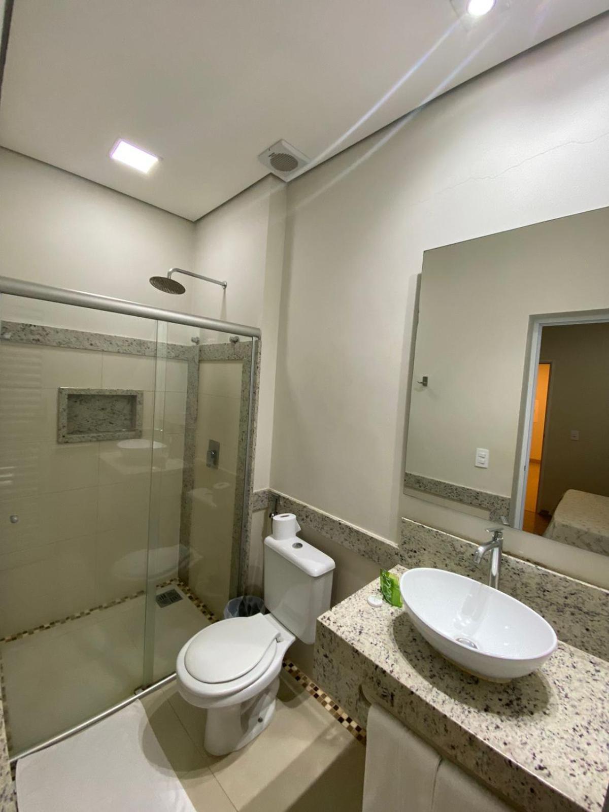 Hotel Recanto Dos Ipes Frutal Esterno foto
